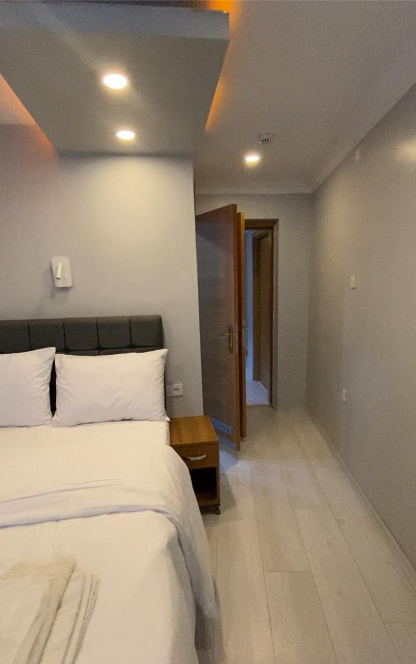 Riverland Suites Apart Hotel Istanbul Exteriör bild