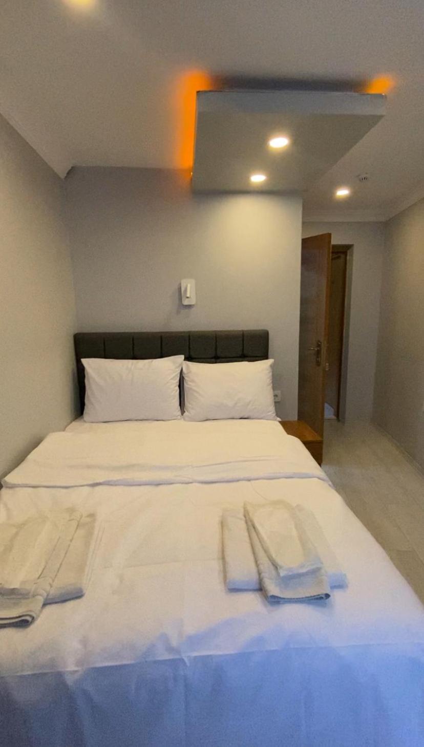Riverland Suites Apart Hotel Istanbul Exteriör bild